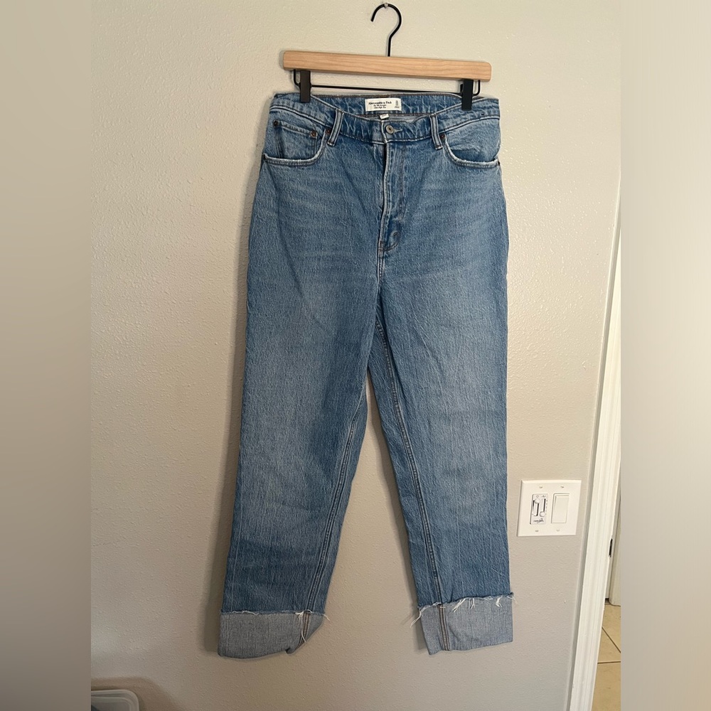 Abercrombie curve love 90’s straight ultra Highrise